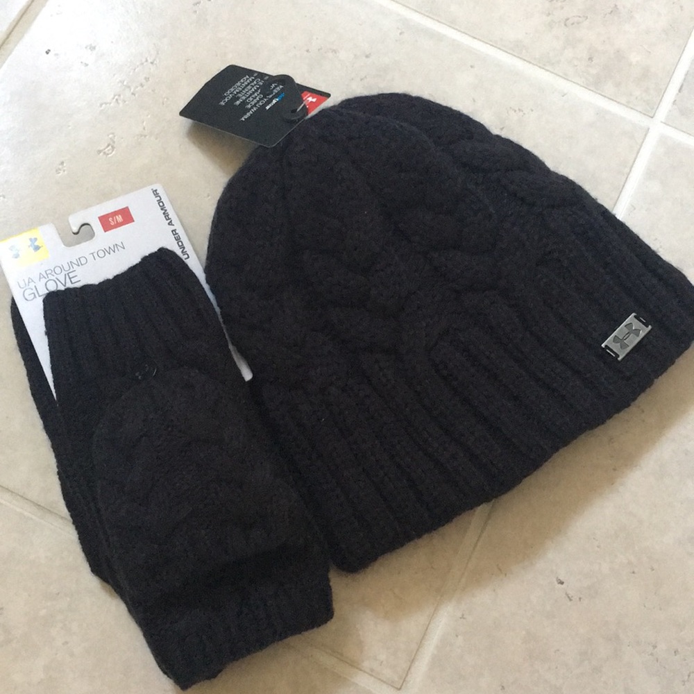 Under Armour Knit hat and glove set